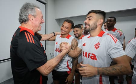 Abel Braga na volta ao Internacional conversa com Alan Patrick e Bruno Henrique