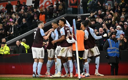 O Aston Villa ocupa a terceira colocação da Premier League (Foto: Ben STANSALL / AFP)