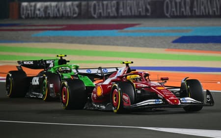 Bortoleto disse ter ficado 'preso' atrás de Hamilton