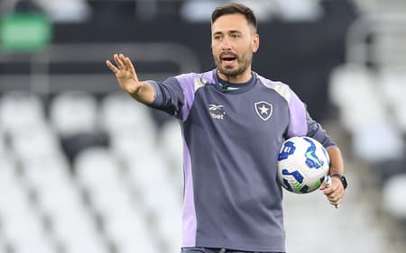 Davide Ancelotti, técnico do Botafogo