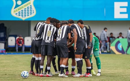 Equipe atlético base (Foto: Fábio Pinel / Atlético)