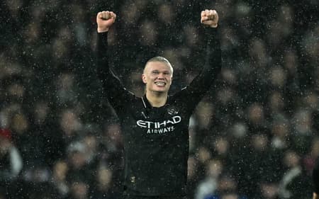 Halaand se tornou o jogador a mais rápido bater 100 gols na Premier League (Foto: Ben STANSALL / AFP)