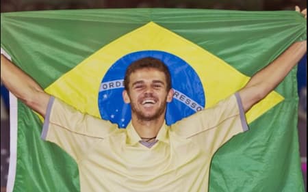 Em 3 de dezembro de 2000, Guga vencia a Masters Cup de Lisboa (Arquivo)