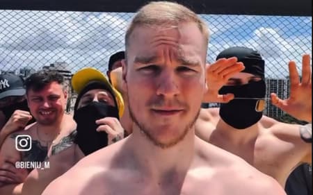 O central polonês Mateusz Bieniek em vídeo xenofóbico sobre o Brasil (Reprodução)