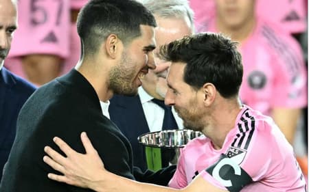 Alcaraz e Messi se encontram em premiação da MLS (Divulgação)
