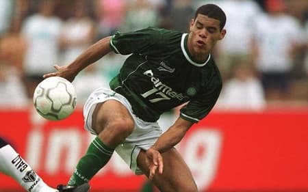 Em 2000, Lopes, do Palmeiras, teve cocaína detectada em exame após jogo contra o Galo, pela Copa João Havelange