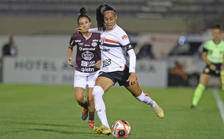 Jeh Soares, lateral do São Paulo feminino. (Foto: reprodução/redes sociais)