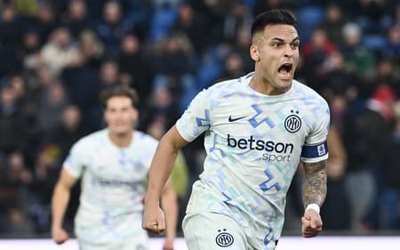 Lautaro Martínez comemora gol pela Inter de Milão