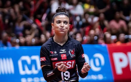 Léia domina as estatísticas de passe na Superliga (Foto: Reprodução/ Instagram)