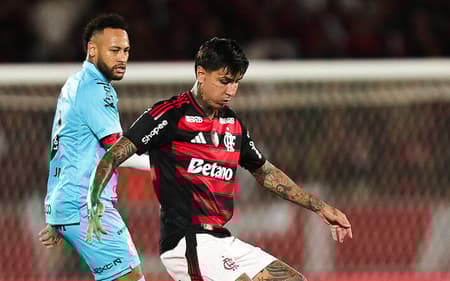 Pulgar e Neymar disputam bola em Flamengo x Santos (Foto: Gilvan de Souza / Flamengo)