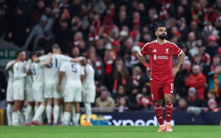 Mohamed Salah lamenta derrota do Liverpool para o Forest na Premier League (Foto: Darren Staples / AFP)