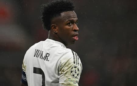 Vini Jr em ação na derrota do Real Madrid para o Liverpool na Champions League (Foto: Paul ELLIS / AFP)