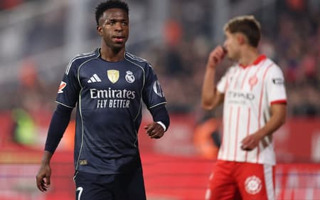 Vini Jr em ação no jogo do Real Madrid contra o Girona por La Liga