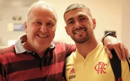 Zico e Arrascaeta, ídolos do Flamengo, no Maracanã (Foto: Reprodução)