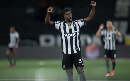 Kadir é um dos destaques da base do Botafogo (Foto: Jorge Rodrigues/ Agif/Gazeta Press)