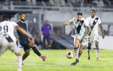 Corinthians e Ponte Preta se enfrentam em São Paulo (Foto: Diogo Reis/Agif/Gazeta Press)