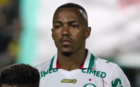 Marlon Freitas foi titular em Portuguesa x Palmeiras (Foto: Theo Daolio/Mochila Press/Gazeta Press)