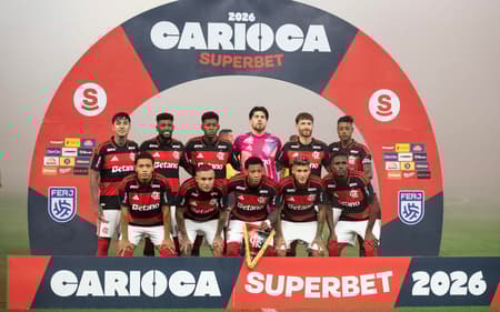 Time do Flamengo antes de enfrentar o Vasco (Foto: DELMIRO DOS SANTOS JUNIOR/MOCHILA PRESS)