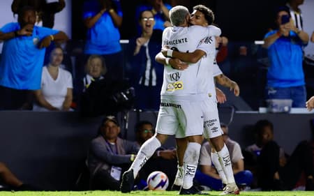 Gabigol marca o gol de empate do Santos diante do Corinthians na Vila Belmiro. (Foto: Guilherme Dionizio/Código19/Gazeta Press)