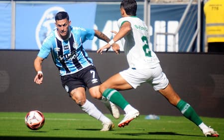 Pavon, atacante do Grêmio