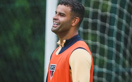 Alisson se recuperou de uma lesão no joelho e busca retomar titularidade no São Paulo.