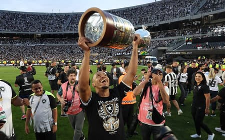 Marlon Freitas conquistou a Libertadores com o Botafogo (Foto: Vítor Silva/Botafogo)