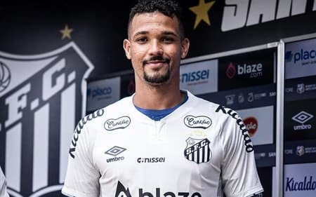 Zé Ivaldo tem 38 jogos com a camisa do Santos. (Foto: Fotos: Raul Baretta/ Santos FC)