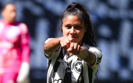 Carol Corrêa comemora gol pelo Botafogo. (Foto: Arthur Barreto/Botafogo)