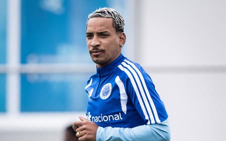 Matheus Pereira em treino na Toca (Foto: Gustavo Aleixo/Cruzeiro)