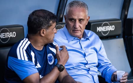 Wesley Carvalho e Tite (Foto: Gustavo Aleixo/Cruzeiro)