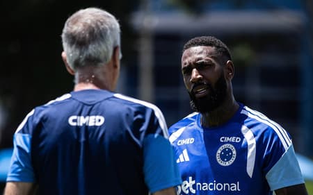 Gerson em treino na Toca (Foto: Gustavo Aleixo/Cruzeiro)