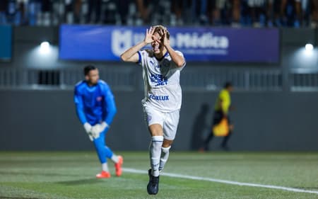 Dell comemora gol do Bahia contra o Bahia de Feira (Foto: Rafael Rodrigues / EC Bahia)