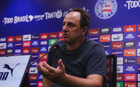 Rogério Ceni em entrevista coletiva depois de Bahia x Barcelona de Ilhéus (Foto: Letícia Martins / EC Bahia)