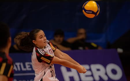 Victória, líbero do Sesc RJ Flamengo (Foto: Paula Reis/ Flamengo)