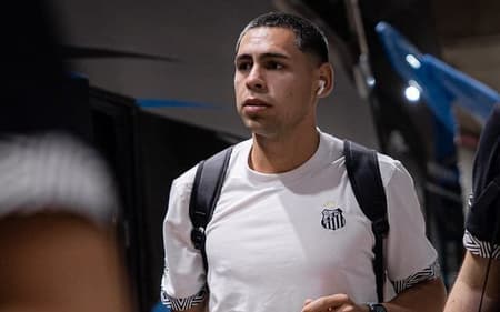 Caballero será titular no duelo do Santos contra o a Chapecoense. (Foto: Raul Baretta/ Santos FC)