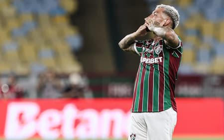 Acosta em ação pelo Fluminense contra o Grêmio (Foto: Lucas Merçon/ Fluminense FC)