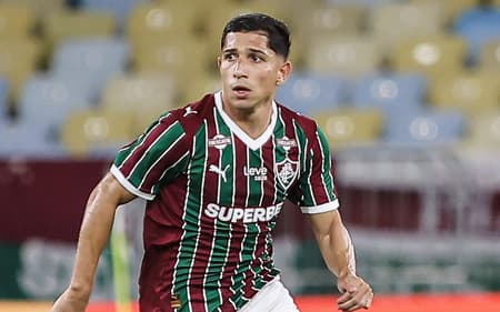 Savarino em ação na estreia pelo Fluminense (Foto: Lucas Merçon/ Fluminense FC)