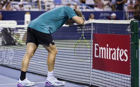 O desânimo do espanhol Alejandro Fokina na final de Washington contra o australiano Alex De Minaur (Foto: Scott Taetsch / GETTY IMAGES NORTH AMERICA / Getty Images via AFP)