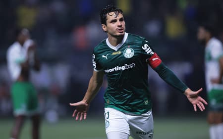 Raphael Veiga comemora gol do Palmeiras diante do Juventude (Foto: Ettore Chiereguini/AGIF)