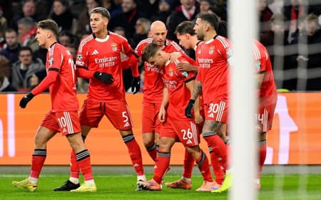 AO VIVO Benfica sai na frente do Ajax no duelo de lanternas da Champions League