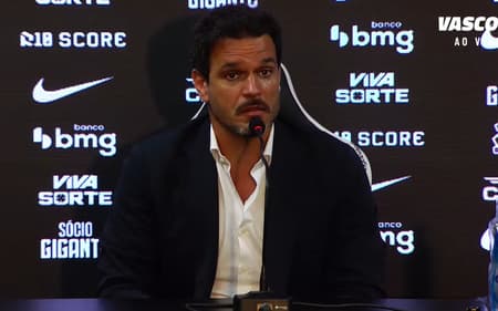 Admar Lopes em coletiva no CT Moacyr Barbosa