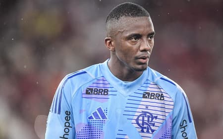 Andrew goleiro do Flamengo durante partida contra o Fluminense no estadio Maracana pelo campeonato Carioca 2026. (Foto: Thiago Ribeiro/AGIF/Gazeta Press)