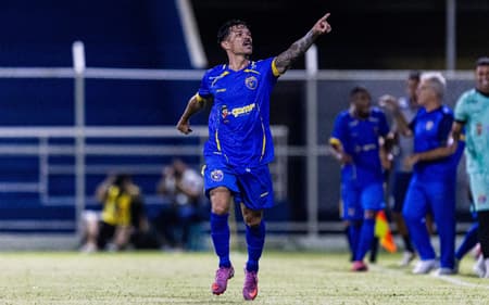 Rodrigo Andrade comemora o gol da virada do Sampaio Correa sobre o Botafogo, pelo Campeonato Carioca (Foto: Daniel Brasil/Código 19/Gazeta Press)