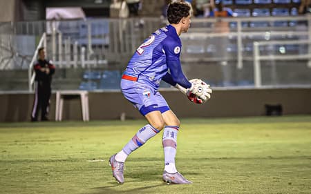 Brenno na partida entre Fortaleza e Floresta, pelo Campeonato Cearense (Foto: Thiago Santos/MyPhoto Press/Gazeta Press)