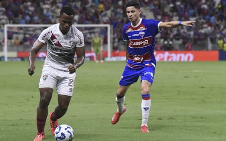 Diogo Barbosa na partida entre Fortaleza e Fluminense, pelo Brasileirão 2025 (Foto: Caio Rocha/iShoot/Gazeta Press)