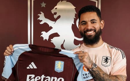 Douglas Luiz em apresentação pelo Aston Villa (Foto: Reprodução/X)