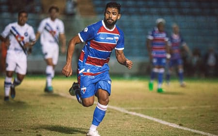 Felipe Jonatan, lateral-esquerdo do Fortaleza (Foto: João Moura/Fortaleza EC)