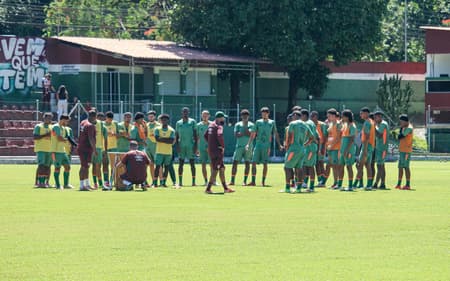 Time sub-20 do Fluminense em treino no CTVL antes da Copinha (Foto: Leonardo Brasil/FFC)