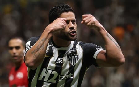 Hulk jogador do Atletico comemora seu gol durante partida contra o Cruzeiro