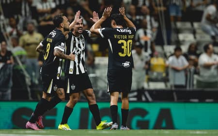 Jogadores do Atlético comemorando gol contra o Palmeiras (Foto: Pedro Souza / Atlético)